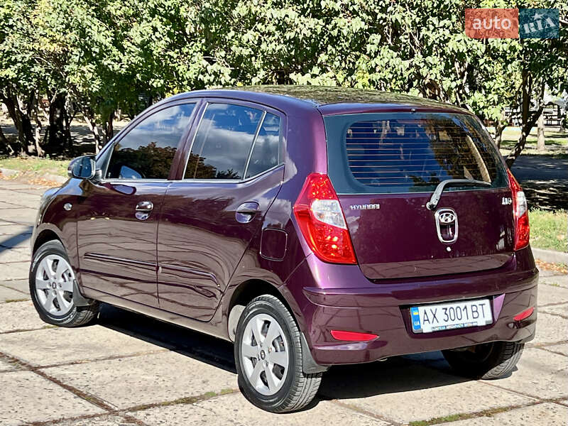 Хэтчбек Hyundai i10 2012 в Харькове