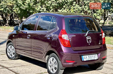 Хэтчбек Hyundai i10 2012 в 