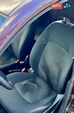 Хэтчбек Hyundai i10 2012 в 