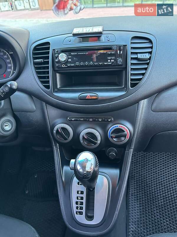 Хэтчбек Hyundai i10 2011 в Ровно