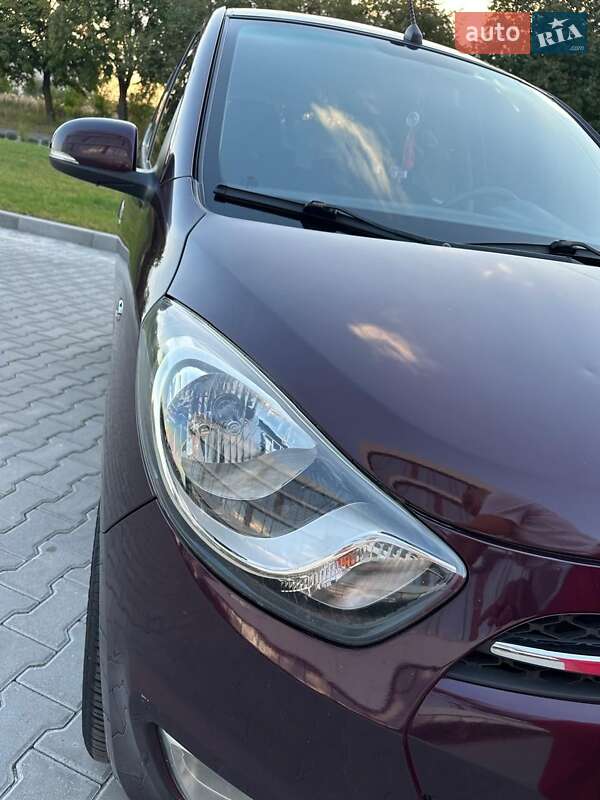Хэтчбек Hyundai i10 2011 в Ровно