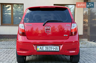 Хэтчбек Hyundai i10 2012 в 