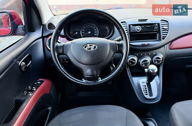 Хэтчбек Hyundai i10 2012 в 