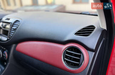 Хэтчбек Hyundai i10 2012 в 