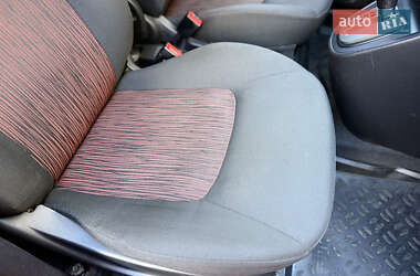 Хэтчбек Hyundai i10 2012 в 