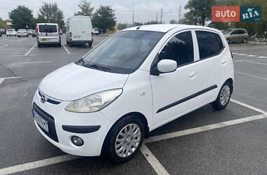 Хэтчбек Hyundai i10 2010 в Киеве