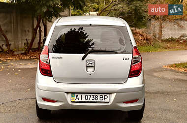 Хэтчбек Hyundai i10 2011 в 
