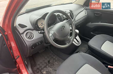 Хэтчбек Hyundai i10 2010 в 