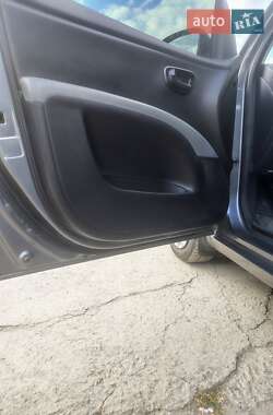 Хэтчбек Hyundai i10 2008 в 