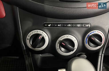 Хэтчбек Hyundai i10 2008 в 