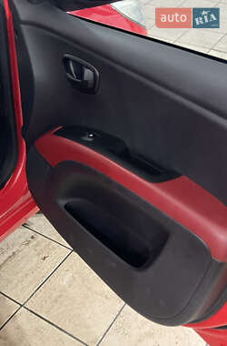 Хэтчбек Hyundai i10 2008 в 