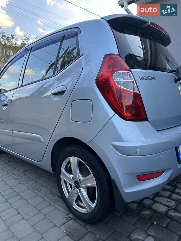 Хэтчбек Hyundai i10 2012 в Запорожье
