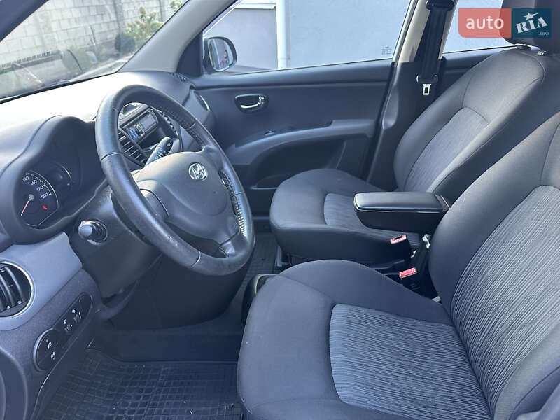 Хэтчбек Hyundai i10 2012 в Запорожье