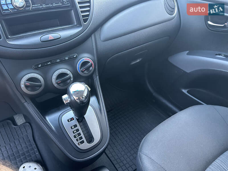 Хэтчбек Hyundai i10 2012 в Запорожье