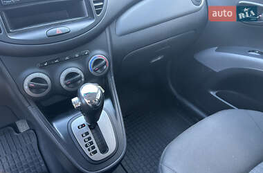 Хэтчбек Hyundai i10 2012 в 