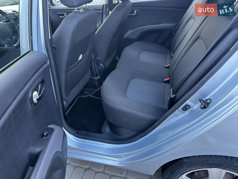 Хэтчбек Hyundai i10 2012 в Запорожье
