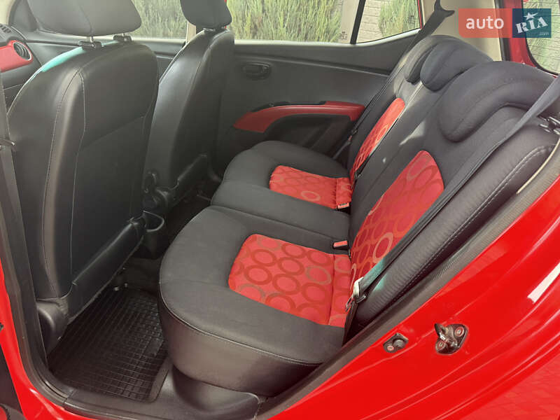 Хэтчбек Hyundai i10 2008 в Днепре