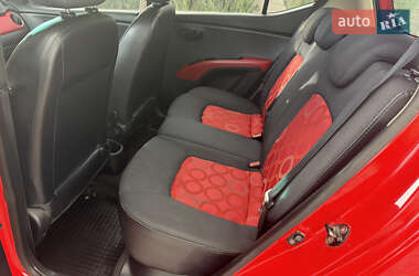 Хэтчбек Hyundai i10 2008 в 