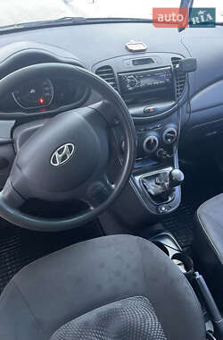 Хэтчбек Hyundai i10 2012 в 