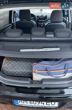 Хэтчбек Hyundai i10 2012 в 