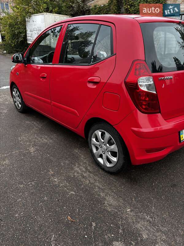 Хэтчбек Hyundai i10 2012 в Черкассах