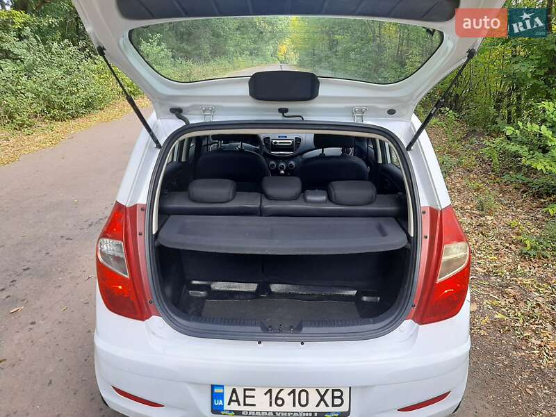Хэтчбек Hyundai i10 2011 в Полтаве