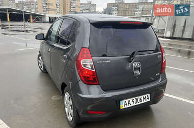 Хэтчбек Hyundai i10 2012 в 