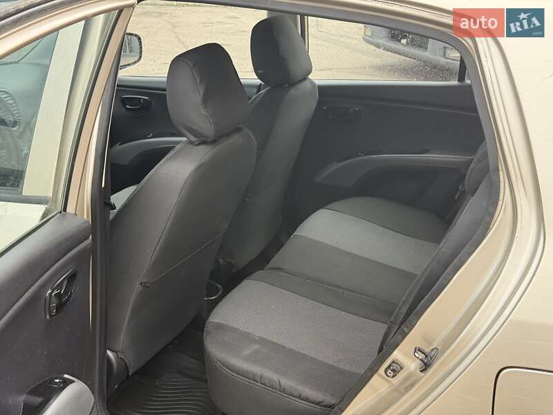 Хетчбек Hyundai i10 2008 в Миколаєві