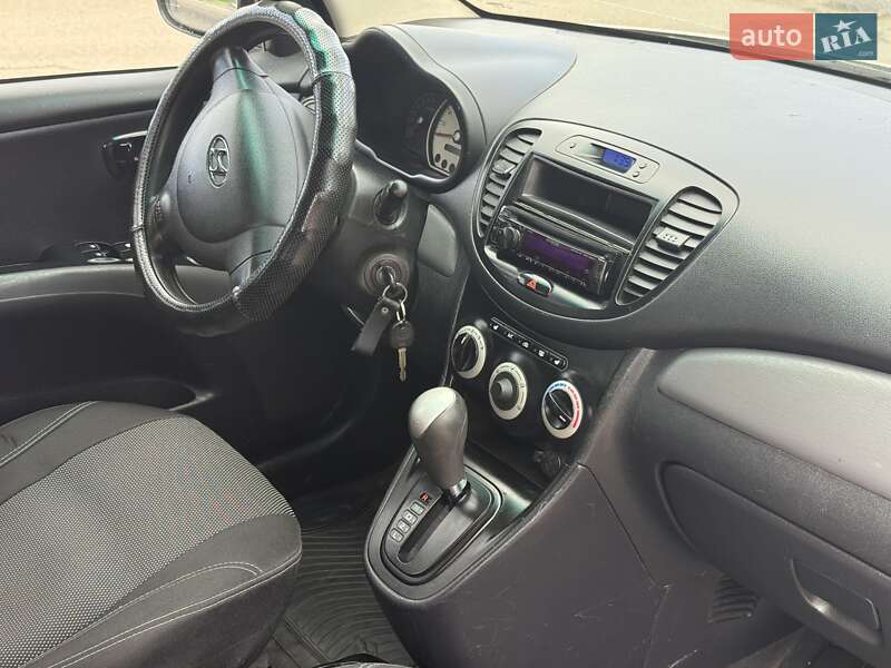 Хетчбек Hyundai i10 2008 в Миколаєві