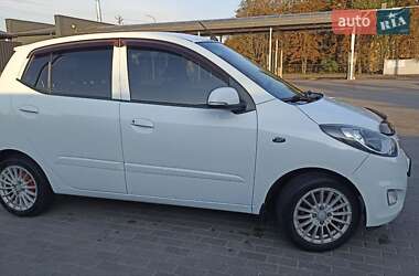 Хэтчбек Hyundai i10 2012 в 