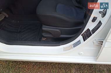 Хэтчбек Hyundai i10 2012 в 
