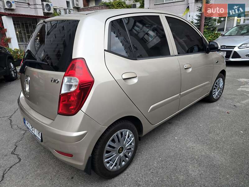 Хетчбек Hyundai i10 2011 в Києві