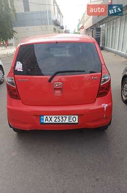 Хэтчбек Hyundai i10 2012 в 