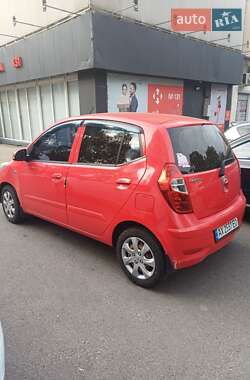 Хэтчбек Hyundai i10 2012 в 