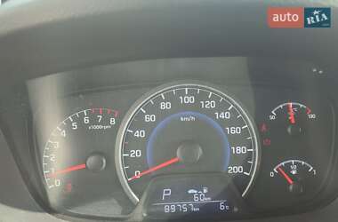 Хетчбек Hyundai i10 2014 в 