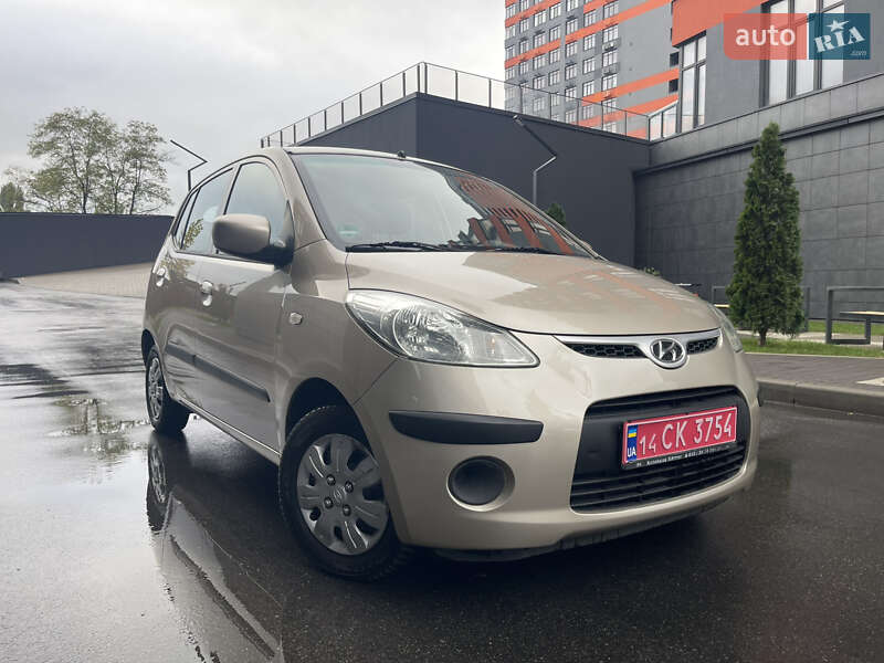 Хэтчбек Hyundai i10 2009 в Киеве