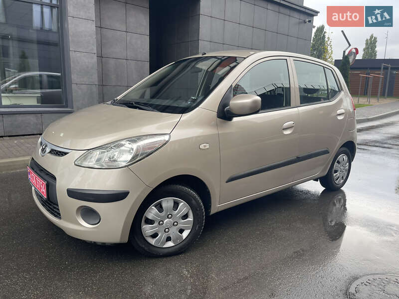 Хэтчбек Hyundai i10 2009 в Киеве