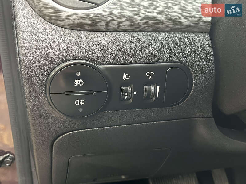 Хэтчбек Hyundai i10 2012 в Одессе фото 38 Хэтчбек Hyundai i10 2012 в Одессе