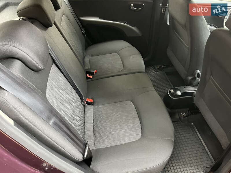 Хэтчбек Hyundai i10 2012 в Одессе фото 51 Хэтчбек Hyundai i10 2012 в Одессе