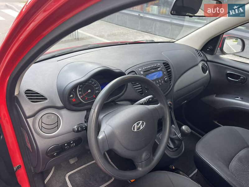 Хетчбек Hyundai i10 2011 в Києві