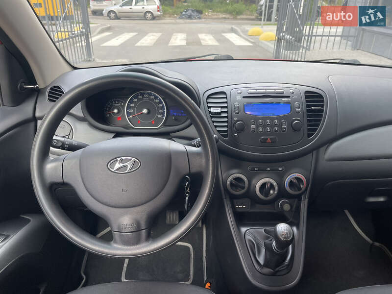 Хетчбек Hyundai i10 2011 в Києві