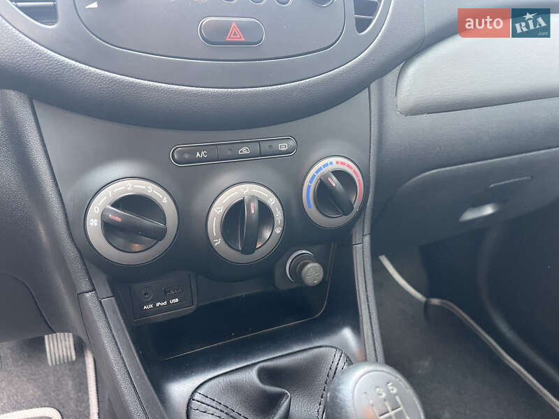 Хетчбек Hyundai i10 2011 в Києві