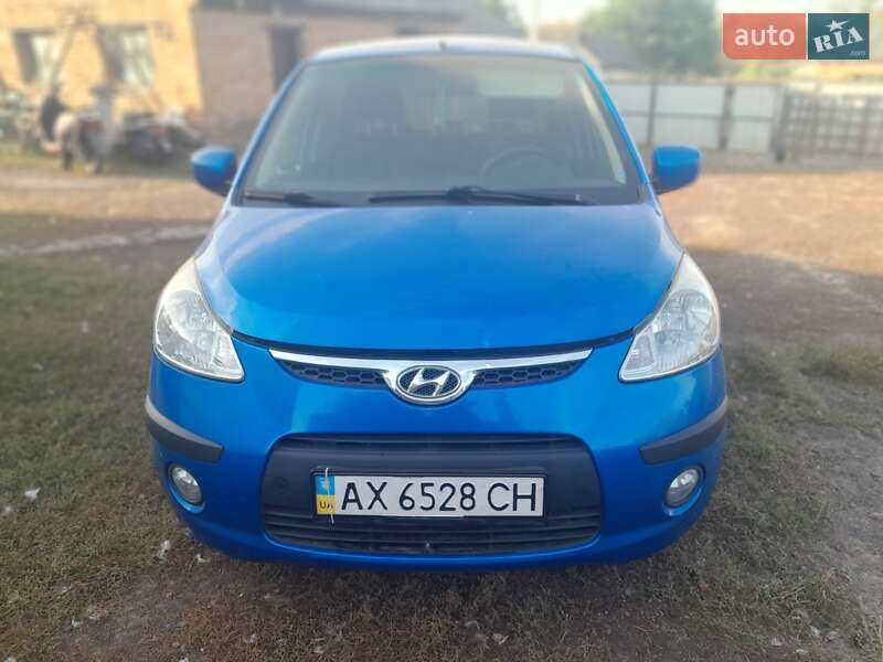 Хэтчбек Hyundai i10 2010 в Новых Санжарах