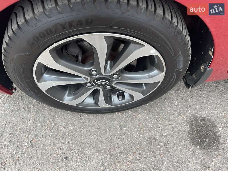 Хэтчбек Hyundai i10 2015 в Николаеве