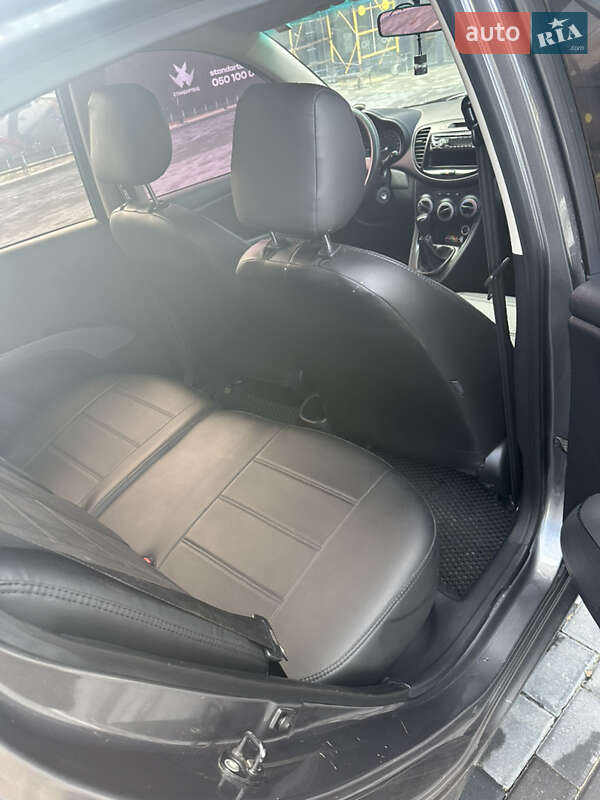 Хэтчбек Hyundai i10 2013 в Полтаве фото 22 Хэтчбек Hyundai i10 2013 в Полтаве