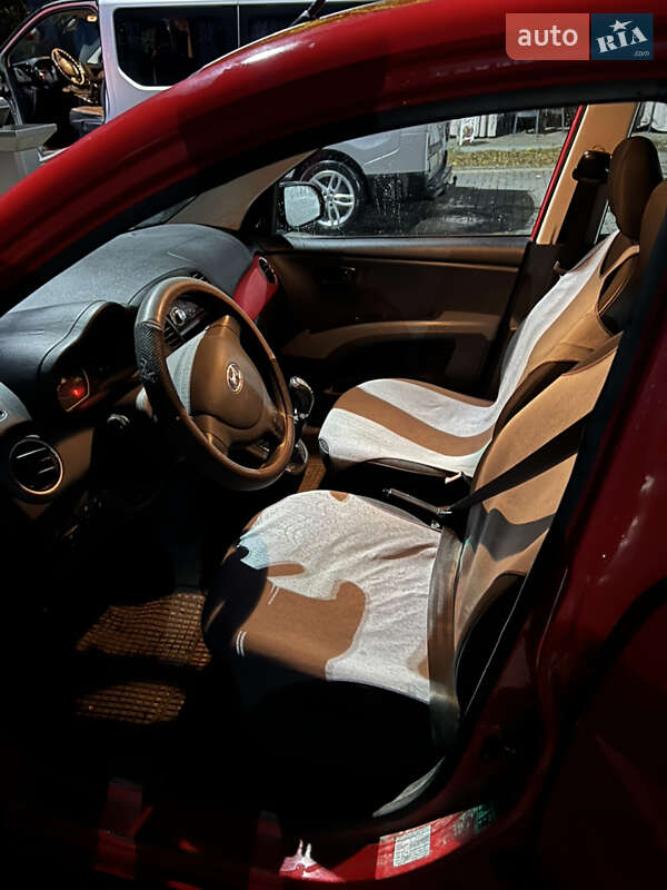 Хетчбек Hyundai i10 2012 в Чернівцях фото 18 Хетчбек Hyundai i10 2012 в Чернівцях