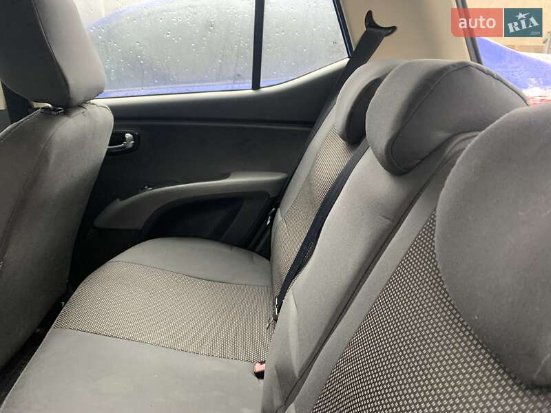 Хэтчбек Hyundai i10 2011 в Киеве фото 9 Хэтчбек Hyundai i10 2011 в Киеве