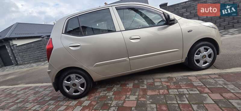 Хэтчбек Hyundai i10 2013 в Кривом Роге фото 4 Хэтчбек Hyundai i10 2013 в Кривом Роге