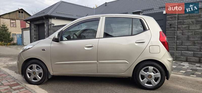 Хэтчбек Hyundai i10 2013 в Кривом Роге фото 13 Хэтчбек Hyundai i10 2013 в Кривом Роге