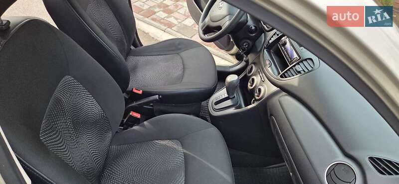 Хэтчбек Hyundai i10 2013 в Кривом Роге фото 35 Хэтчбек Hyundai i10 2013 в Кривом Роге